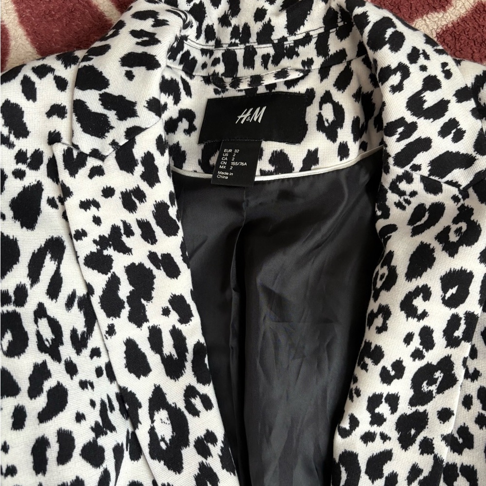 H&M Monochrome Animal Print Blazer - Picture 3 of 7